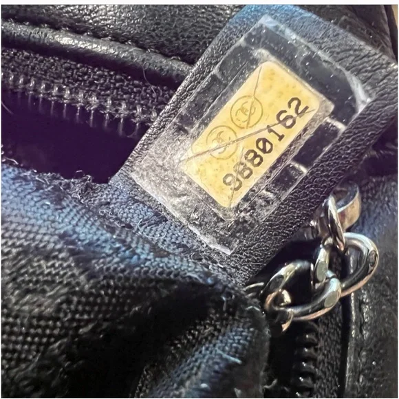 Chanel Lambskin soft hobo bag - Picture 7 of 16